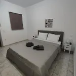 Mia Casaki Naoussa